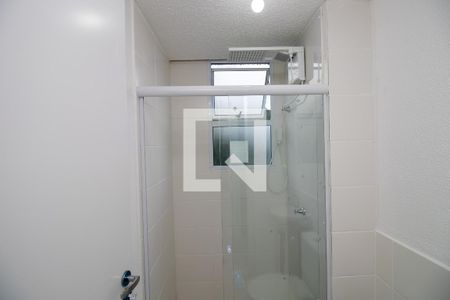 Banheiro de apartamento para alugar com 2 quartos, 43m² em Vargem Grande, Rio de Janeiro