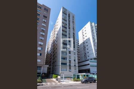 Fachada de apartamento para alugar com 2 quartos, 66m² em Ponta da Praia, Santos