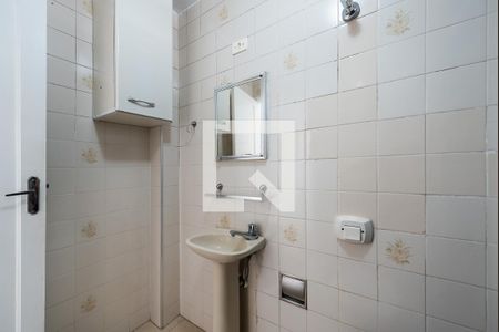 Banheiro de apartamento para alugar com 2 quartos, 66m² em Ponta da Praia, Santos