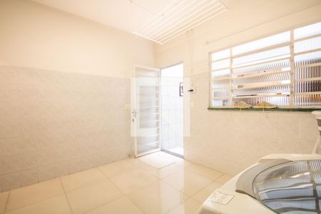 Área de Serviço de casa à venda com 4 quartos, 272m² em Jardim Roberto, Osasco