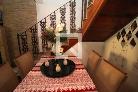 Sala de casa à venda com 3 quartos, 150m² em Irajá, Rio de Janeiro