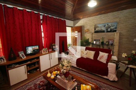 Sala de casa à venda com 3 quartos, 150m² em Irajá, Rio de Janeiro