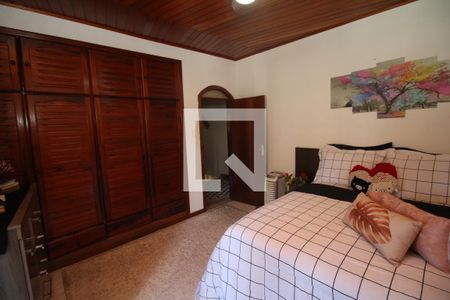 Quarto 1 de casa à venda com 3 quartos, 150m² em Irajá, Rio de Janeiro