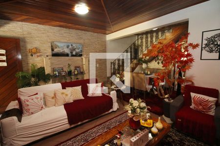 Sala de casa à venda com 3 quartos, 150m² em Irajá, Rio de Janeiro