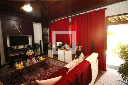 Sala de casa à venda com 3 quartos, 150m² em Irajá, Rio de Janeiro