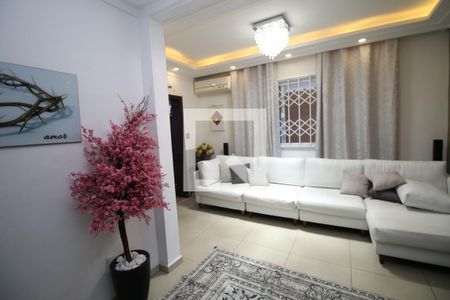 Sala de casa à venda com 3 quartos, 200m² em Irajá, Rio de Janeiro