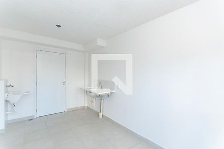 Sala/Cozinha de apartamento à venda com 1 quarto, 27m² em Parque Industrial Tomas Edson, São Paulo