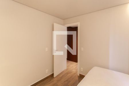 Quarto 2 de apartamento para alugar com 2 quartos, 56m² em Itapoã, Belo Horizonte