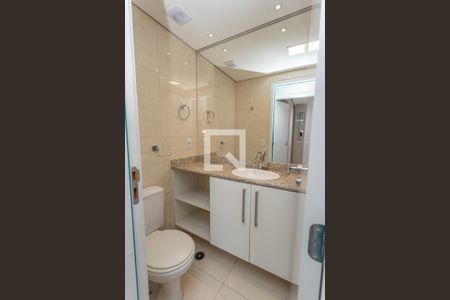 Banheiro social de apartamento para alugar com 2 quartos, 55m² em Centro, Diadema