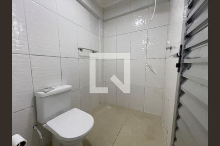 Banheiro Social de kitnet/studio para alugar com 1 quarto, 30m² em Vila Butantã, São Paulo