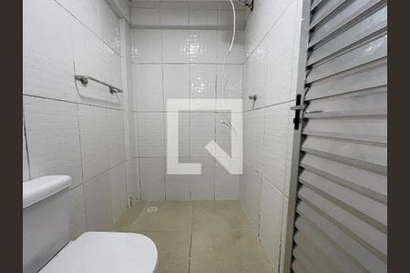 Banheiro Social de kitnet/studio para alugar com 1 quarto, 30m² em Vila Butantã, São Paulo