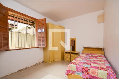 Quarto2 de casa à venda com 6 quartos, 333m² em Esplanada, Belo Horizonte
