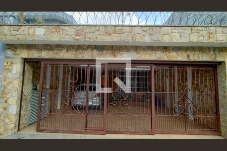 Fachada de casa à venda com 3 quartos, 180m² em Água Rasa, São Paulo