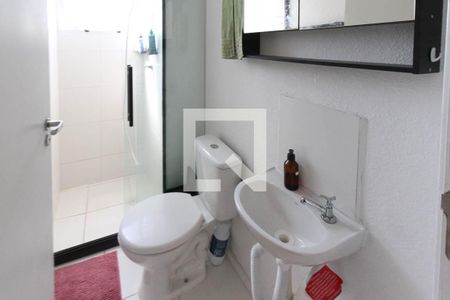 Banheiro de apartamento para alugar com 2 quartos, 47m² em Parque São Lourenço, São Paulo