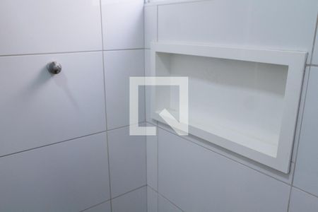 Banheiro de casa de condomínio para alugar com 2 quartos, 64m² em Vila Pereira Cerca, São Paulo