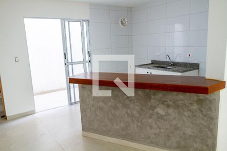 Cozinha de casa de condomínio para alugar com 2 quartos, 64m² em Vila Pereira Cerca, São Paulo