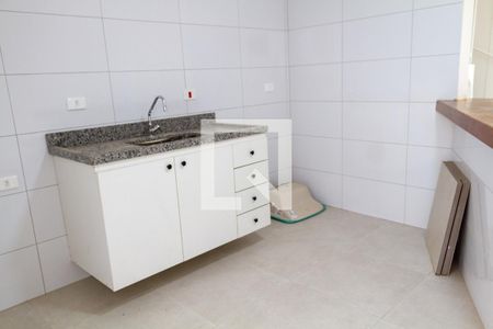 Cozinha de casa de condomínio para alugar com 2 quartos, 64m² em Vila Pereira Cerca, São Paulo