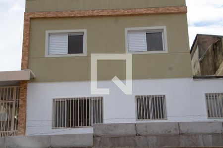 Fachada de casa de condomínio para alugar com 2 quartos, 64m² em Vila Pereira Cerca, São Paulo