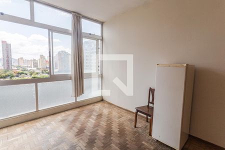 Sala/Quarto de kitnet/studio para alugar com 1 quarto, 28m² em Funcionários, Belo Horizonte