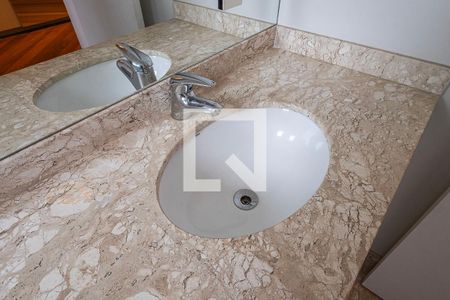 Suíte 2 - Banheiro de apartamento à venda com 4 quartos, 258m² em Vila Madalena, São Paulo