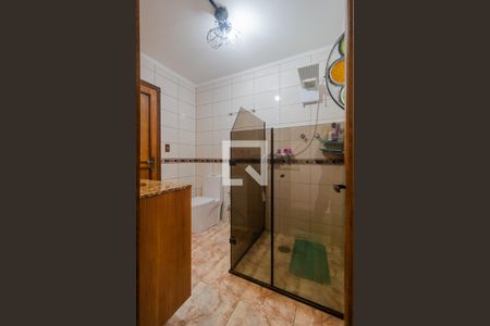 Banheiro Suíte de casa à venda com 4 quartos, 255m² em Glória, Porto Alegre