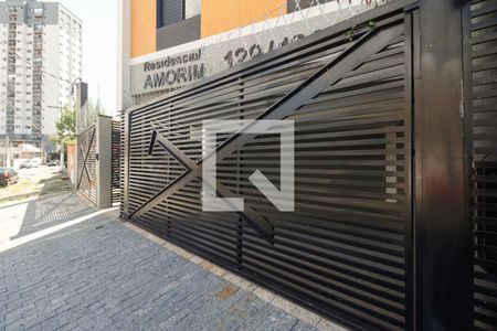 Condomínio - Fachada de apartamento para alugar com 2 quartos, 50m² em Vila Carrão, São Paulo
