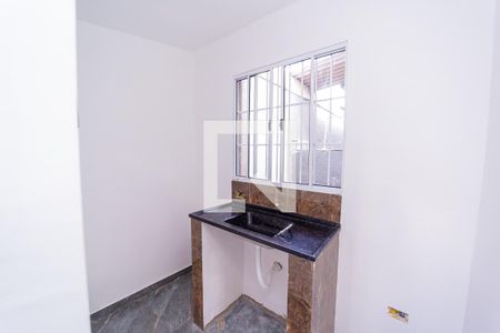 Cozinha de casa para alugar com 1 quarto, 28m² em Jardim Penha, São Paulo