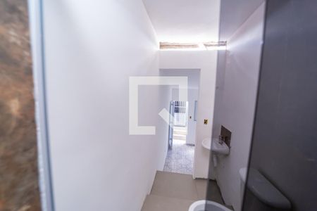 Banheiro de casa para alugar com 1 quarto, 28m² em Jardim Penha, São Paulo