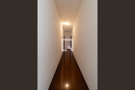 Corredor de casa à venda com 4 quartos, 350m² em Vila Rio Branco, São Paulo