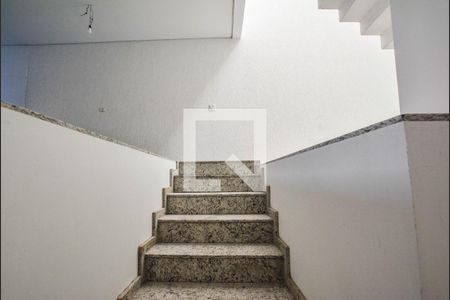 Escada de casa à venda com 3 quartos, 270m² em Jardim Ocara, Santo André