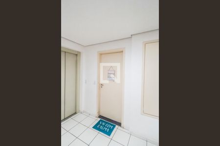 Entrada de apartamento para alugar com 2 quartos, 45m² em Vila da Oportunidade, Carapicuíba