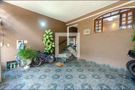 Garagem de casa para alugar com 3 quartos, 300m² em Jardim Sao Ricardo, São Paulo