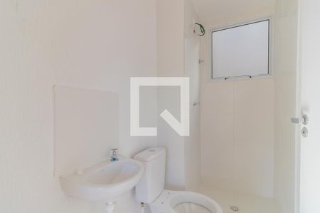 Banheiro de apartamento à venda com 2 quartos, 45m² em Ipanema, Porto Alegre