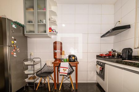 Cozinha de apartamento à venda com 4 quartos, 170m² em Sagrada Família, Belo Horizonte