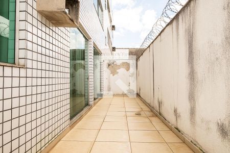 Quintal de apartamento à venda com 4 quartos, 170m² em Sagrada Família, Belo Horizonte