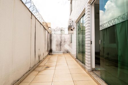 Quintal de apartamento à venda com 4 quartos, 170m² em Sagrada Família, Belo Horizonte