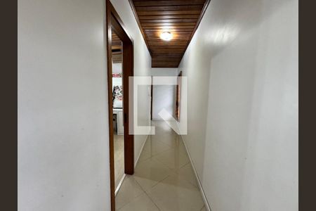 Corredor de casa à venda com 3 quartos, 942m² em Feitoria, São Leopoldo