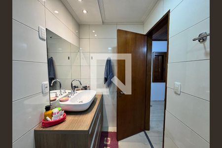 Banheiro da Suíte 1 de casa à venda com 3 quartos, 942m² em Feitoria, São Leopoldo