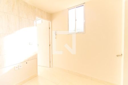 Cozinha de apartamento à venda com 2 quartos, 56m² em Conjunto Residencial José Bonifácio, São Paulo