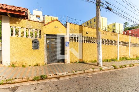 Fachada + Plaquinha de apartamento à venda com 2 quartos, 56m² em Conjunto Residencial José Bonifácio, São Paulo