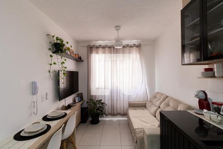 Sala  de apartamento à venda com 2 quartos, 33m² em Itaquera, São Paulo