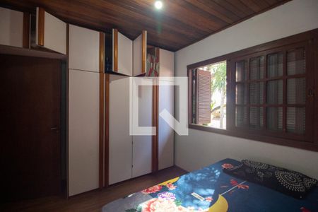 Quarto 2 de casa à venda com 3 quartos, 280m² em Tristeza, Porto Alegre