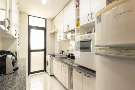 Cozinha de apartamento para alugar com 3 quartos, 76m² em Vila Olímpia, São Paulo