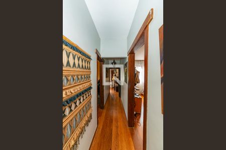 Corredor de casa à venda com 5 quartos, 316m² em Vila Paris, Belo Horizonte