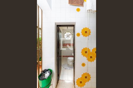Banheiro de Serviço de casa à venda com 5 quartos, 316m² em Vila Paris, Belo Horizonte