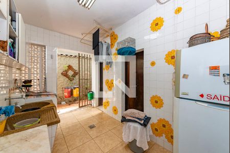 Área de Serviço de casa à venda com 5 quartos, 316m² em Vila Paris, Belo Horizonte
