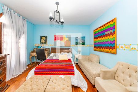 Suíte 2 de casa à venda com 5 quartos, 316m² em Vila Paris, Belo Horizonte