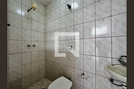 Banheiro de Serviço de casa à venda com 2 quartos, 130m² em Cidade Monções, São Paulo