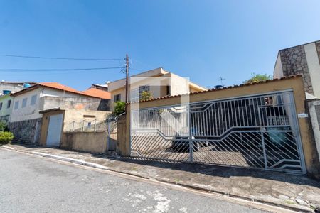 Fachada de casa à venda com 3 quartos, 160m² em Vila Euthalia, São Paulo