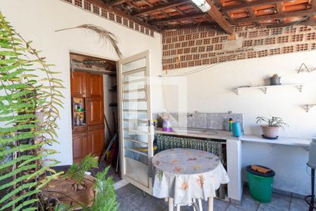 Lavanderia de casa à venda com 3 quartos, 160m² em Vila Euthalia, São Paulo